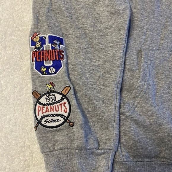 Peanuts Snoopy Hoodie Women’s Heather Gray Large (12-14)  Character Embroidery - Picture 5 of 6